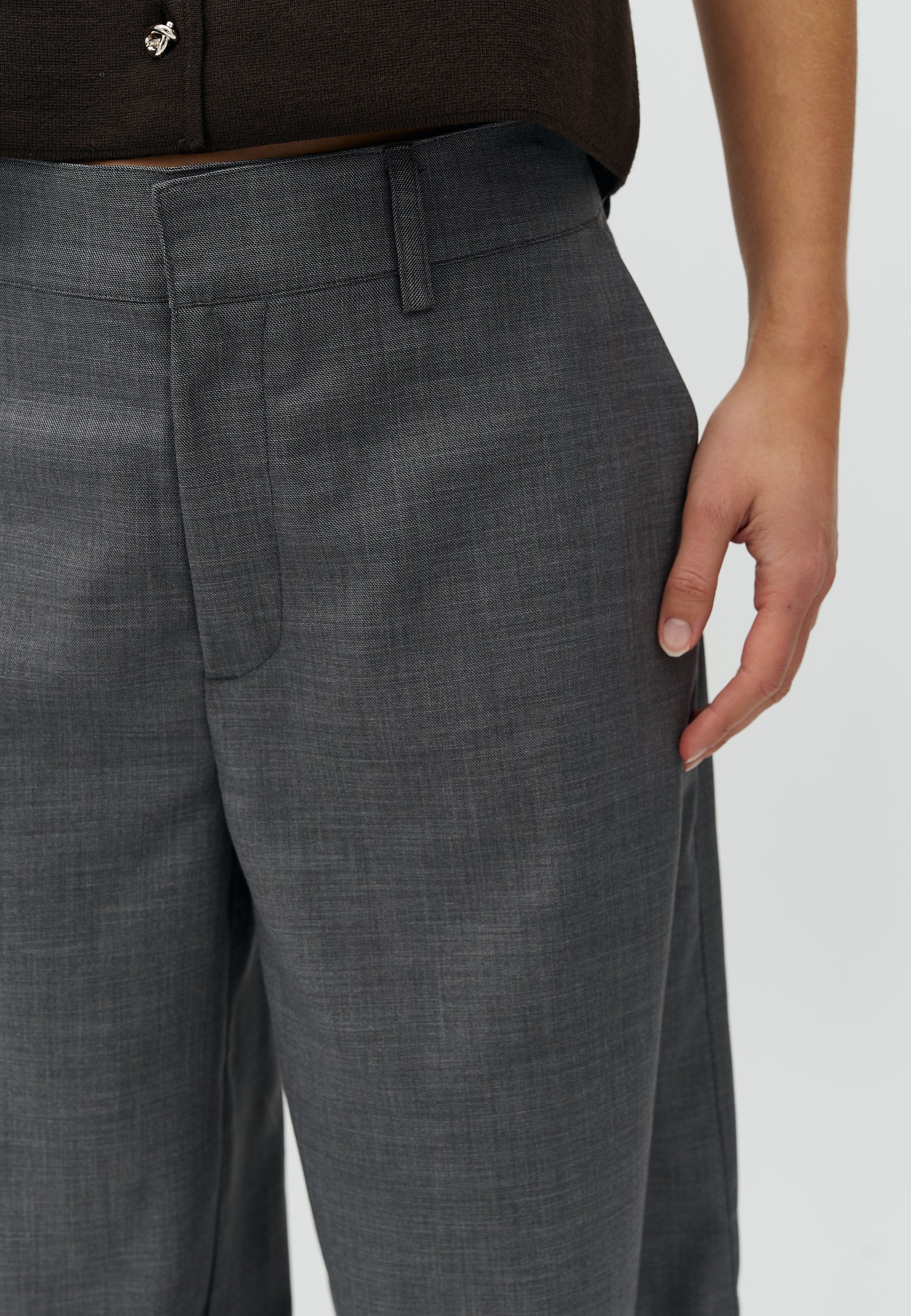 Elsana-M_Salt And Pepper_Model_2