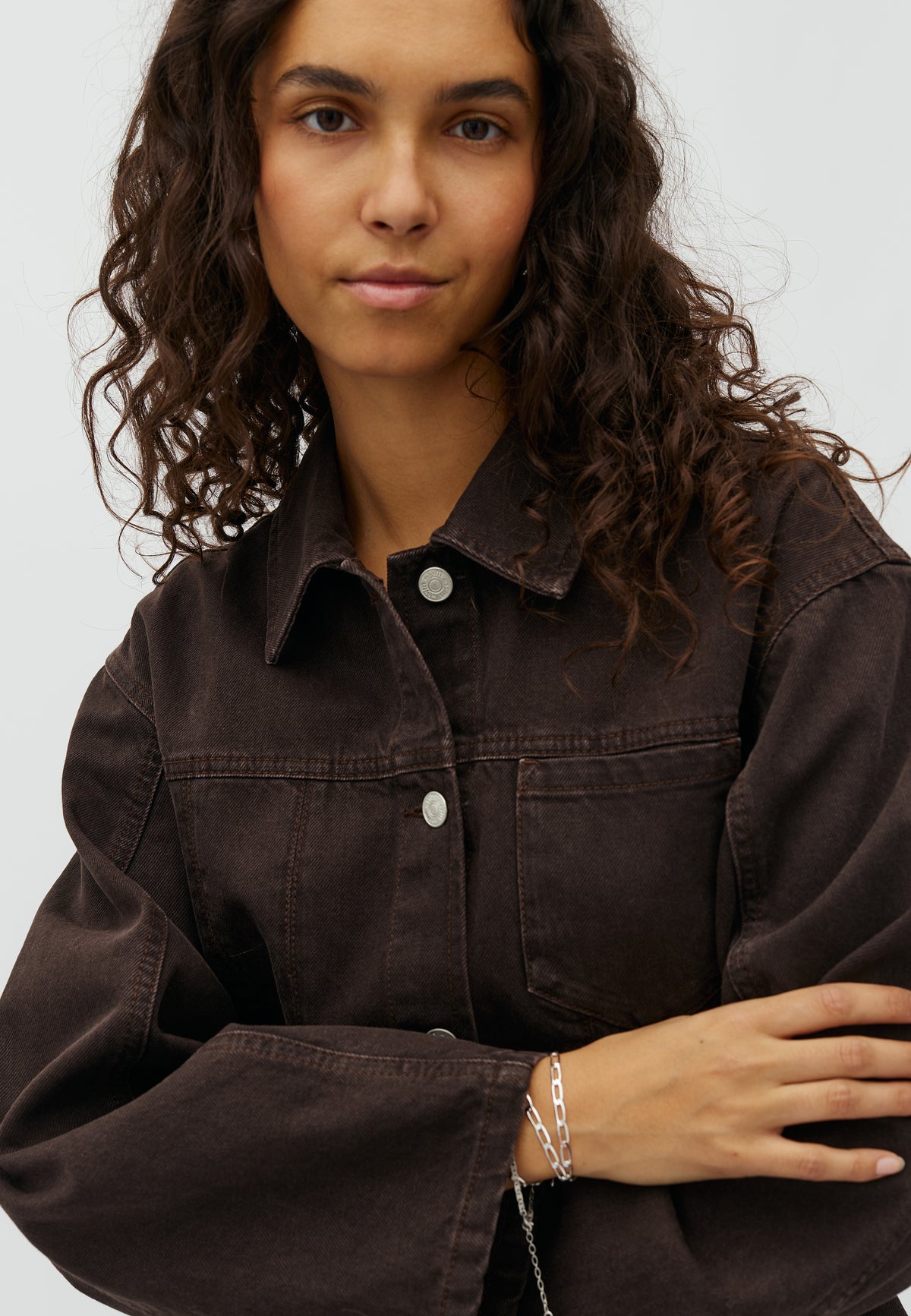 Margalise-M_Brown Wash_Model_1