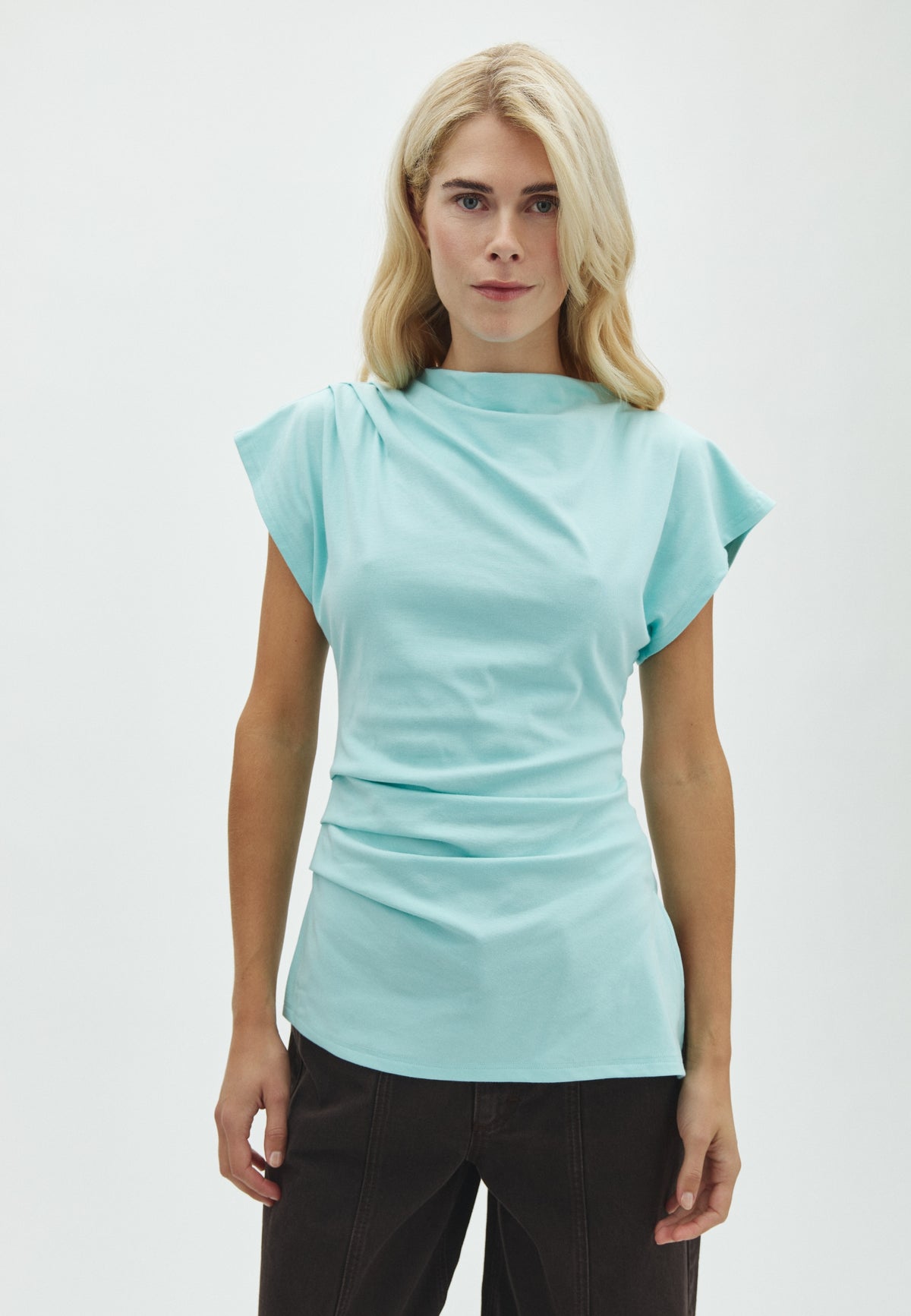 Bria-M_Light Aqua Blue_Model_0
