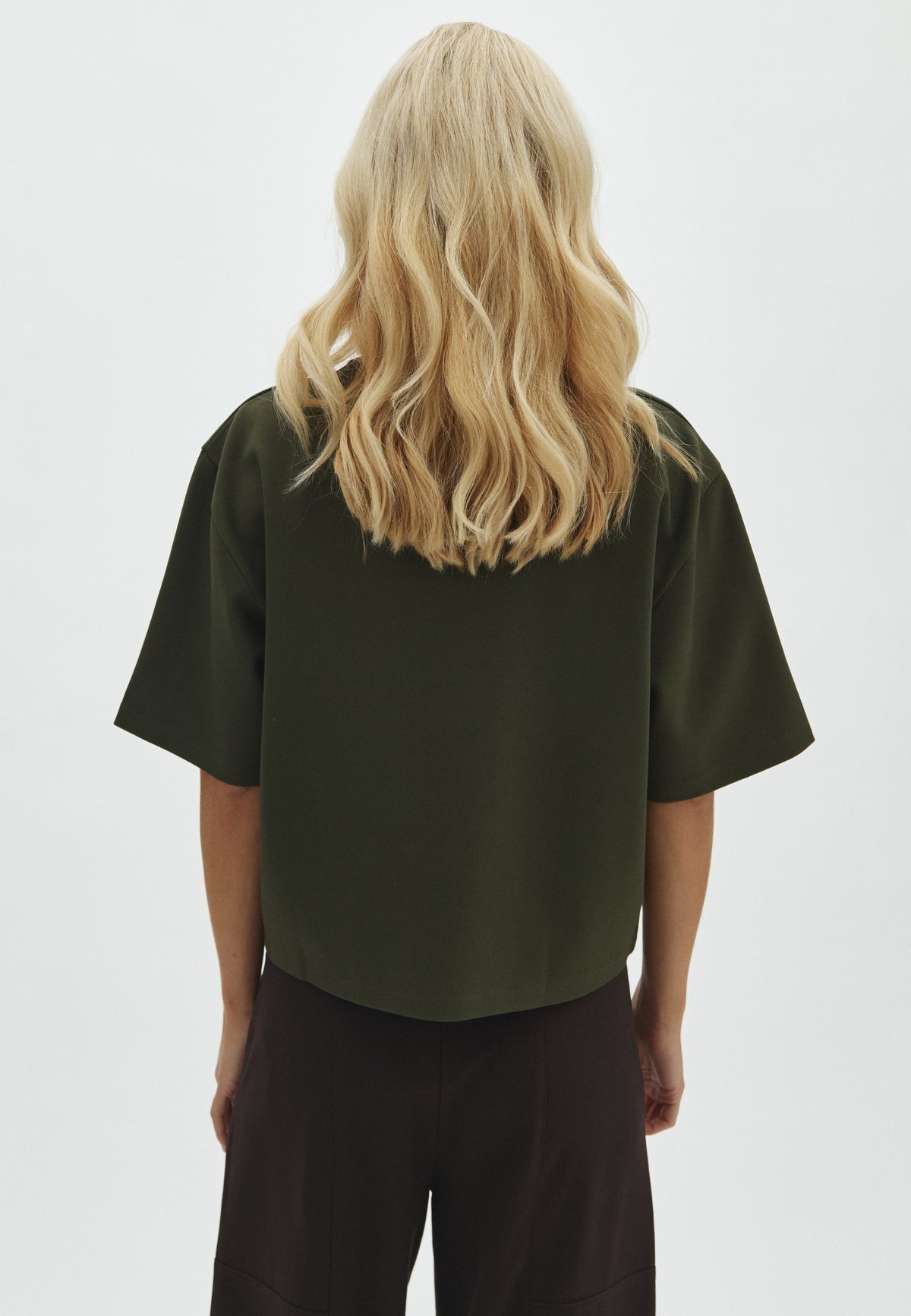 Emrys-M_Warm Olive_Model_2