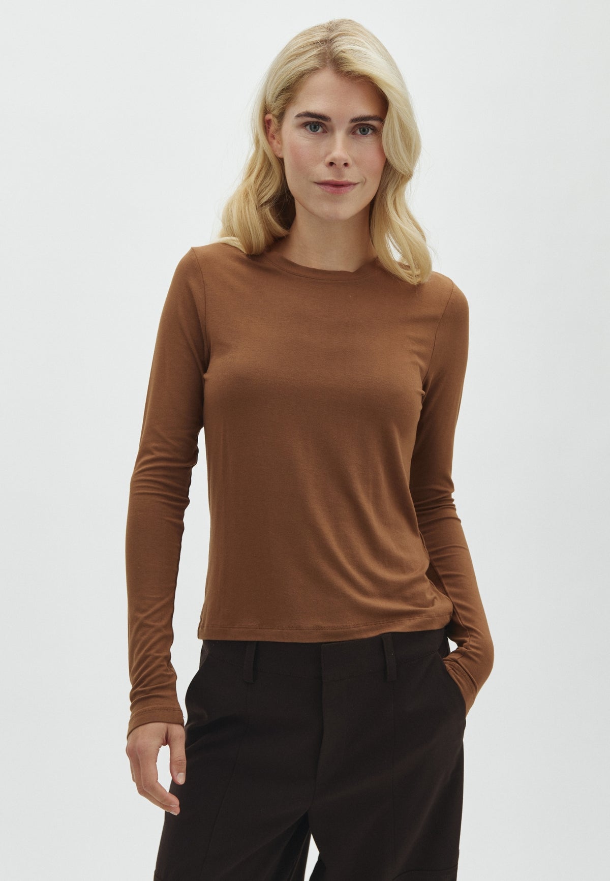 Christina-M_Pecan_Model_0